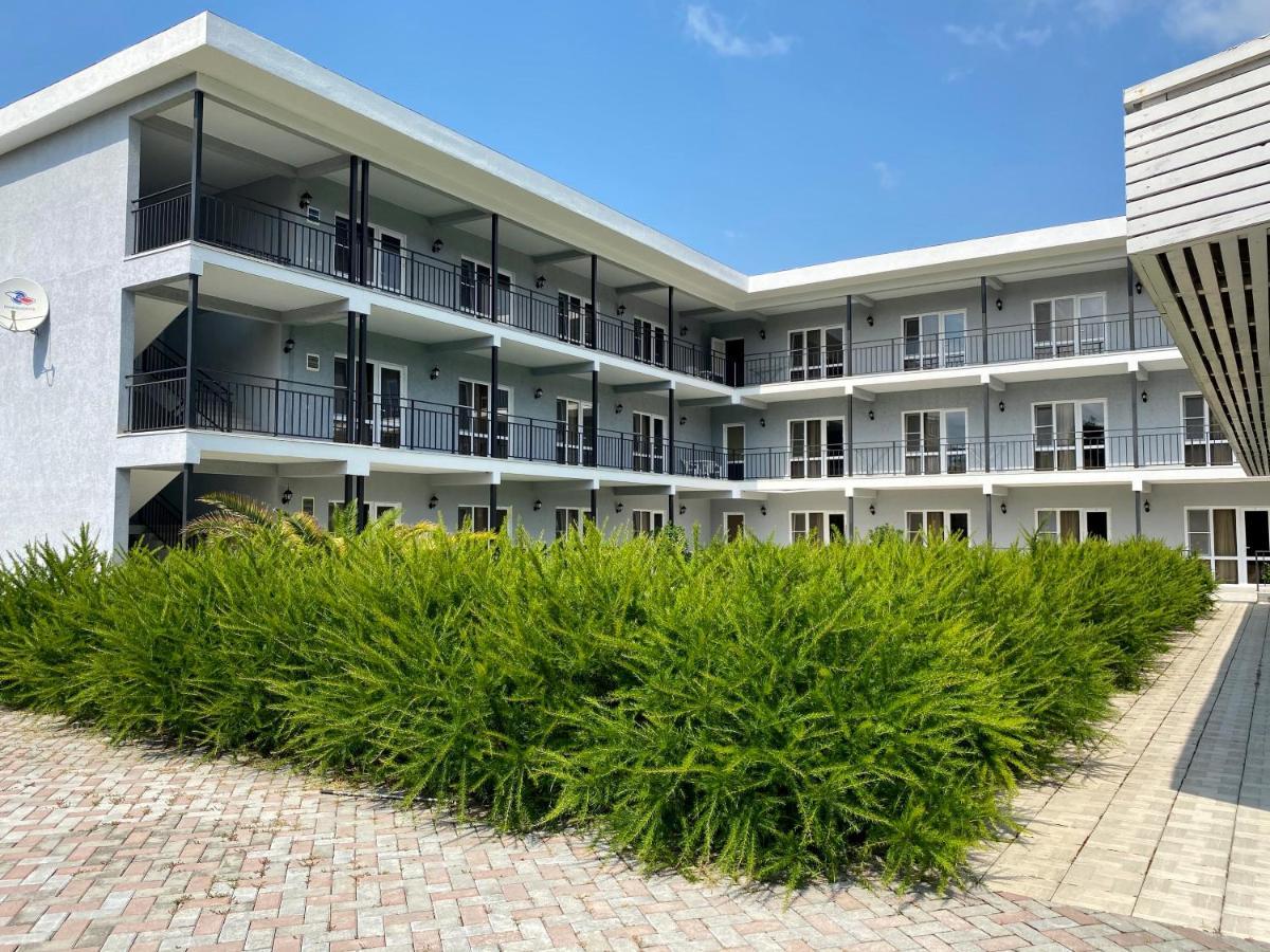 Hotel Mandarin Pizunda Exterior photo