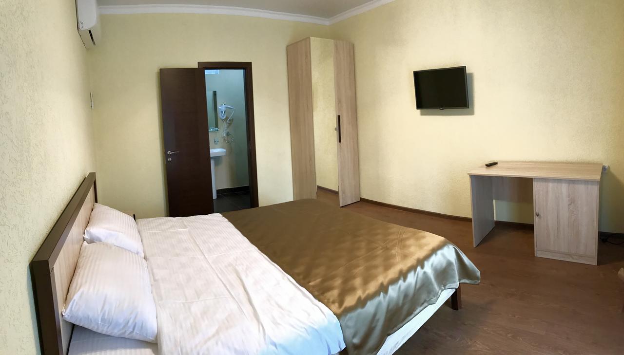 Hotel Mandarin Pizunda Exterior photo
