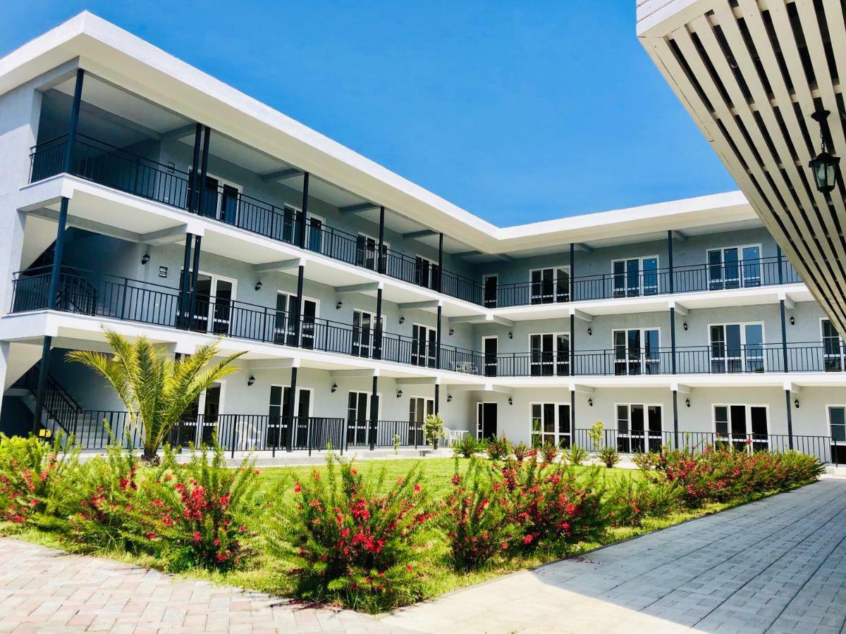 Hotel Mandarin Pizunda Exterior photo